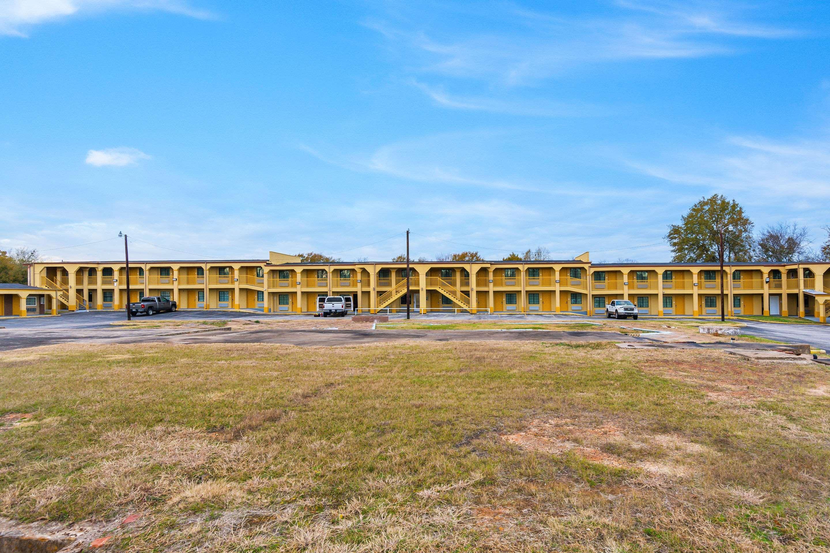 Отель Super 8 By Wyndham Palestine Tx Экстерьер фото