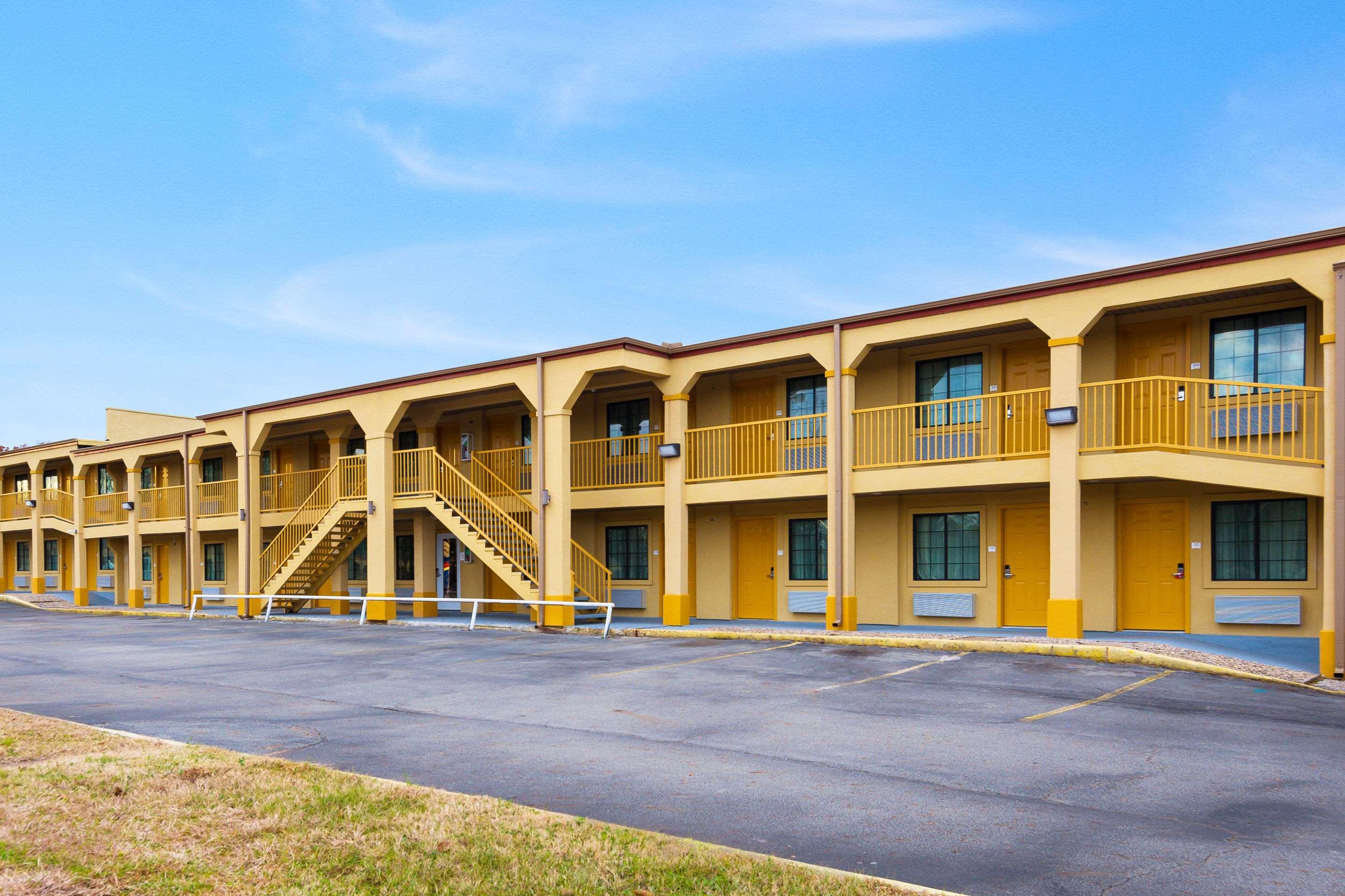 Отель Super 8 By Wyndham Palestine Tx Экстерьер фото
