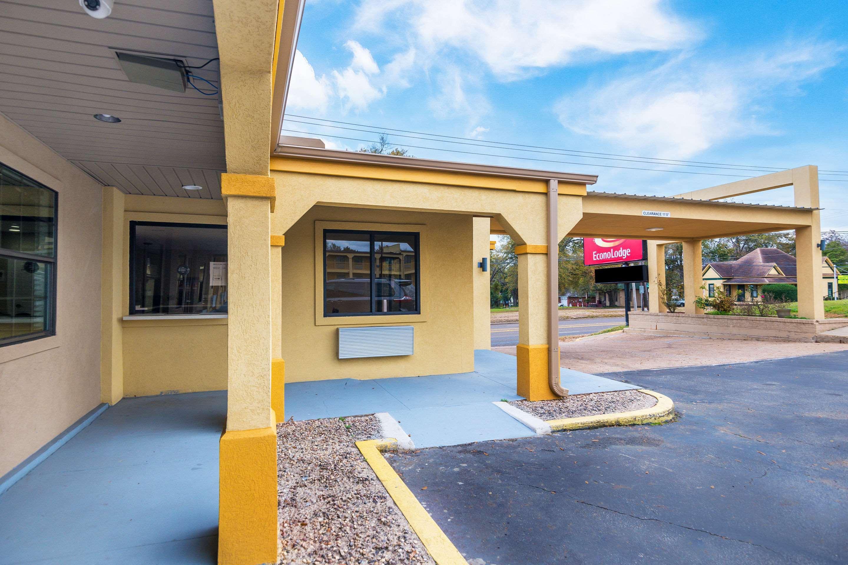 Отель Super 8 By Wyndham Palestine Tx Экстерьер фото