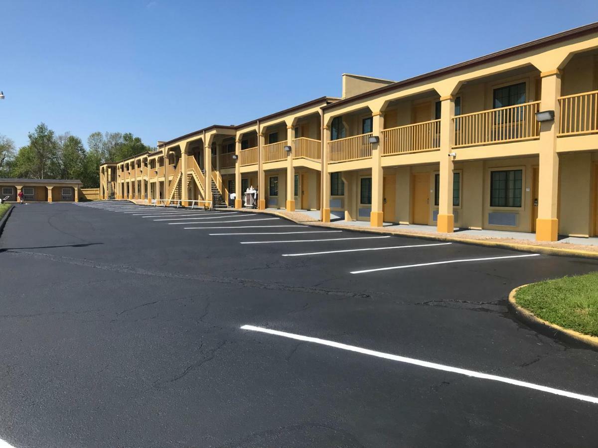 Отель Super 8 By Wyndham Palestine Tx Экстерьер фото